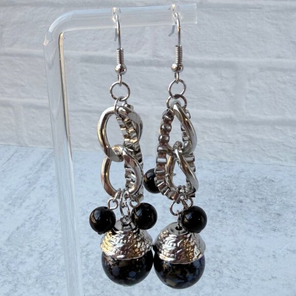 Vintage Chico’s Y2K Silver Chain Drop Earrings With Black Beaded Accents - Picture 4 of 5
